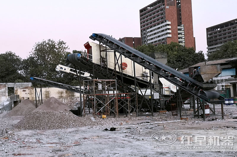 移動式粉碎機處理建筑垃圾